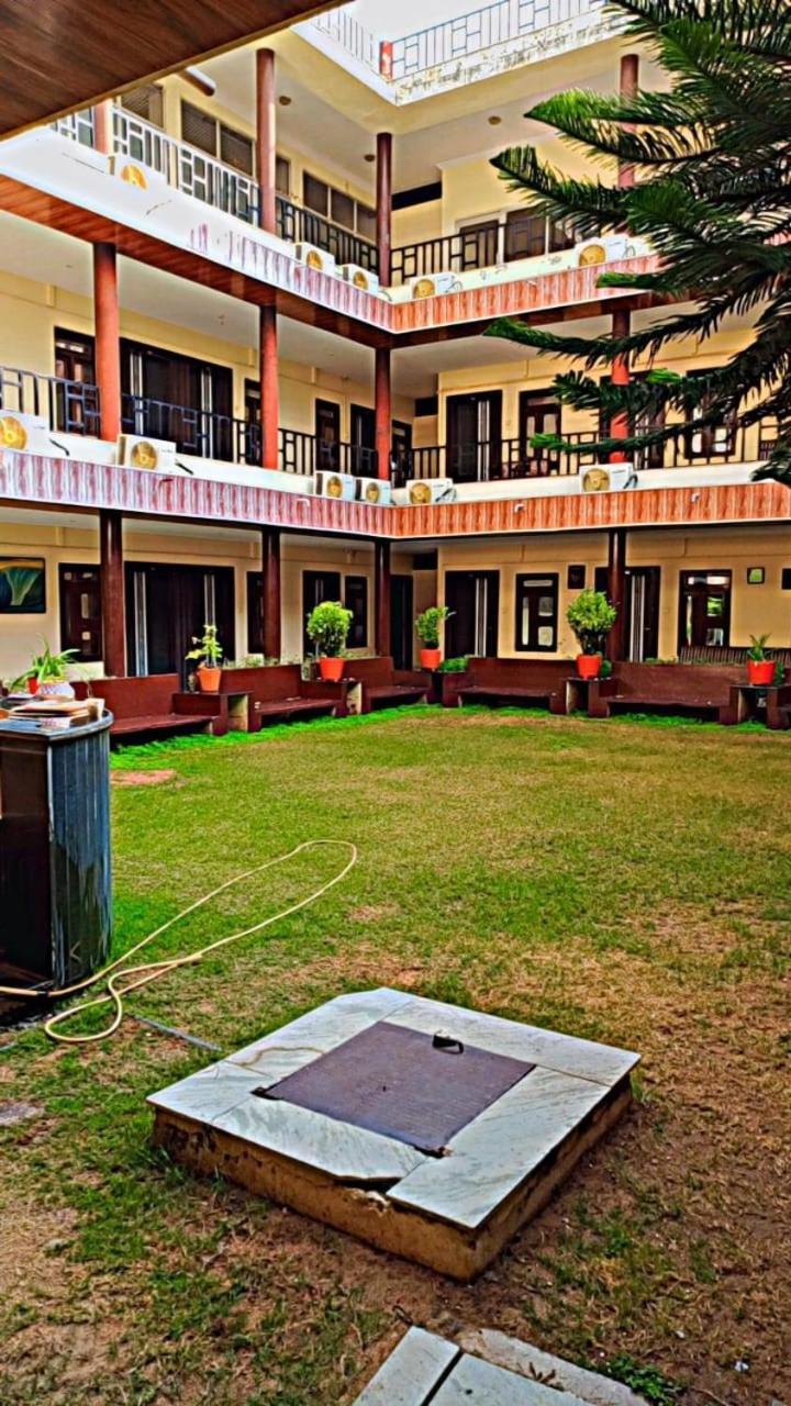 Goyal Plaza Hotel 5 Mint. Waling Distance From Pushkar Lake 외부 사진